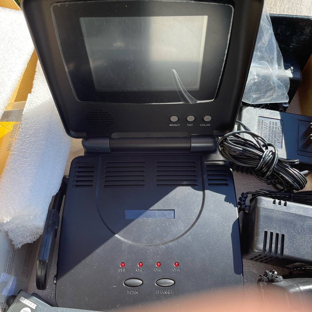 New First Alert Wireless Monitor Set - Picture 5 of 13